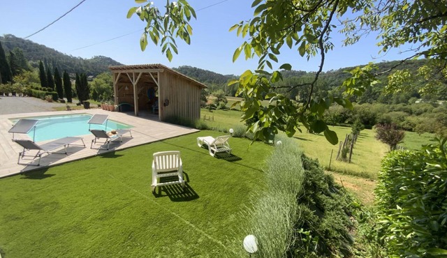Restored cottage with shared pool and air conditioning in Dordogne Valley
