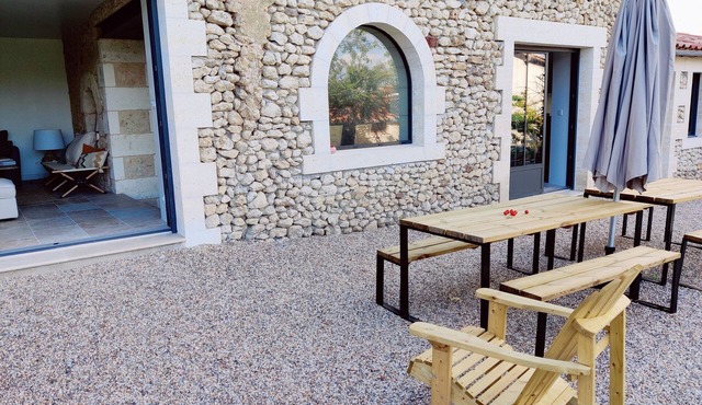 Restored country house, 4 bedrooms, private pool.