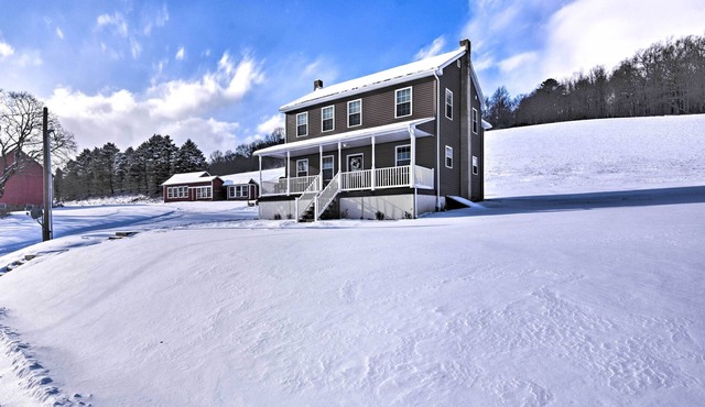 Restored Farmhouse - 5 Mi to Blue Mountain Resort!