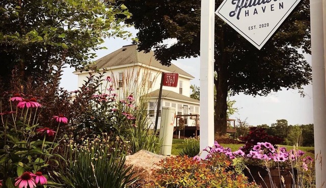 Restored Farmhouse Close to WI Dells