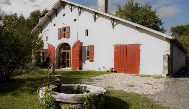 Restored farmhouse, fenced garden 1.8 Ha, private swimming pool