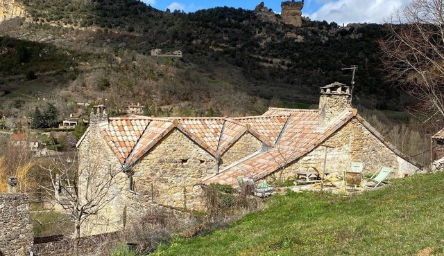 Restored farmhouse ideal for relaxation and nature activities