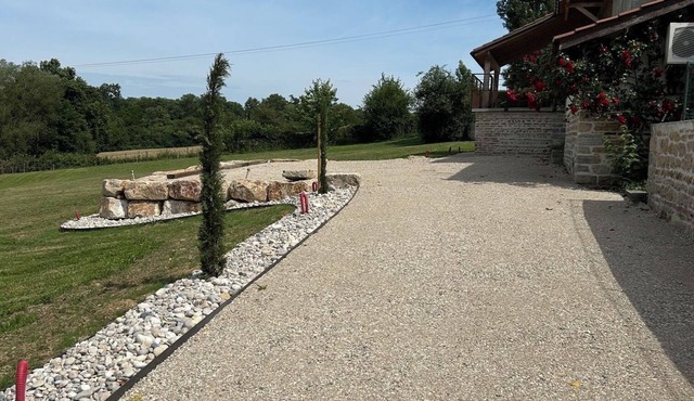 Restored former sheepfold, bucolic setting, Pets welcome