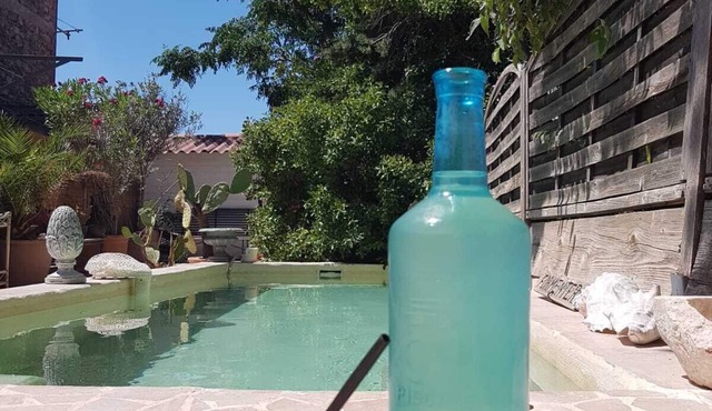 Restored former sheepfold, swimming pool/spa. Quiet, close to the sea and Spain