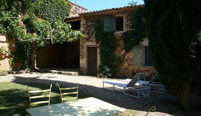 Restored old house, quiet, beautiful environment.