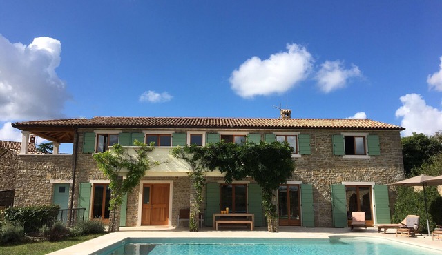 Restored Old Stone Farmhouse With Private Pool - Ideal For Families