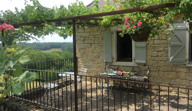 Restored stone house in country, fully equipped, beautiful views