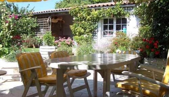 RETAINED CHARMING HOUSE