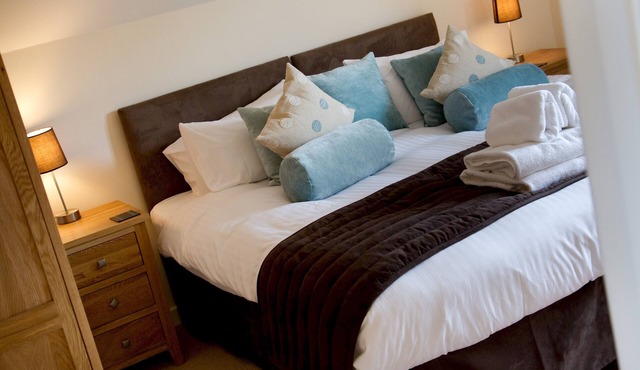 Retallack Resort Fistral Hot Tub, waterside house