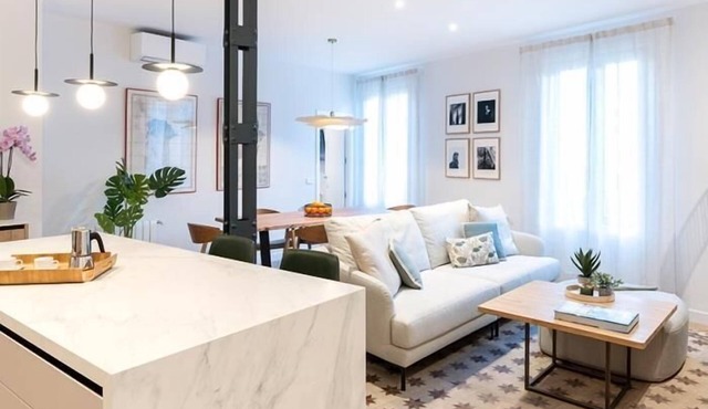 Retiro Apartment II by Flatsweethome