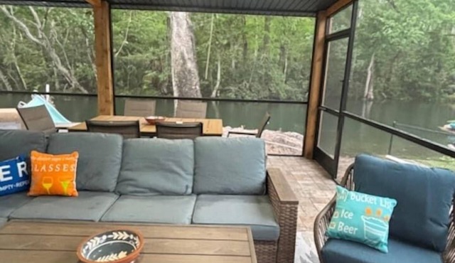 Retreat at Bear Trail-Stunning Newly Remodeled 4BR