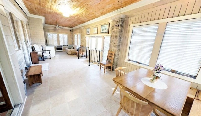 Retreat by the Bay Sleeps 10!