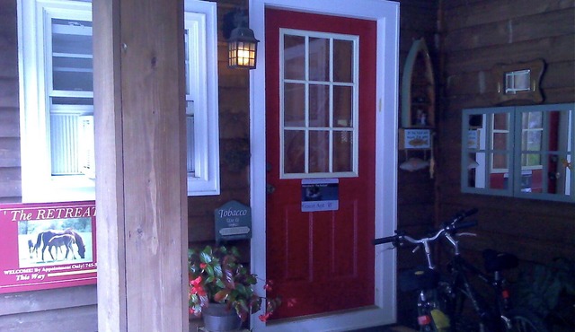'Retreat! Comfy, Private w/Mountain View! 1 Ntr's Ok! Nearby Lake, town 5 miles!