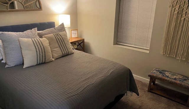 Retreat | High-Speed WiFi | Prime Location
