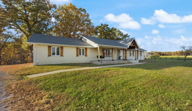 Retreat House Lower Level with 3-bedrooms in Nancy w/AC