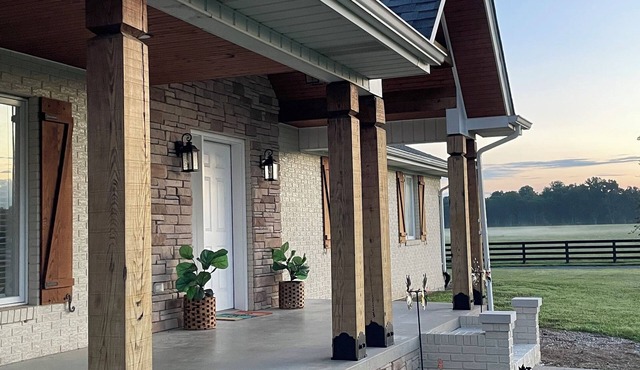 Retreat house upper floor w/2 bedrooms in fabulous Nancy with cool AC breeze
