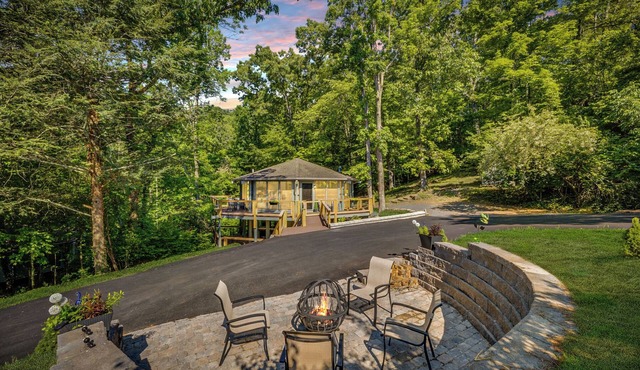 Retreat in Bristol TN close to Bristol Motor Speedway and South Holston Lake