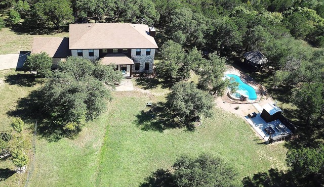 RETREAT NEXT TO FLAT CREEK WINERY, Pool,Billiard Table,Outdoor Kitchen, Fire Pit