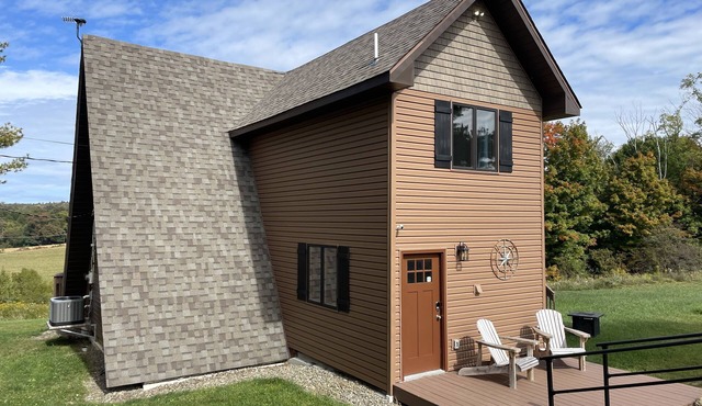 Retreat on Pekin Hill nClose to skiing, splash lagoon,