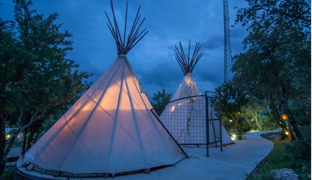 Retreat on the Hill: The Tipis - Incredible Views