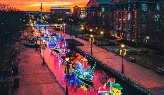 RETREAT on the CREEK - Businees Travelor or Weekend Getaway. HISTORIC DISTRICT.