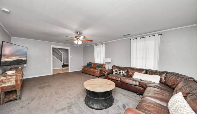 Retreat-Style 4BR with Pool in Spring | Main House