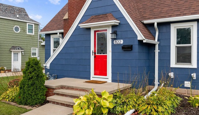 Retreat - Stylish w/Rooftop Deck & Modern Comfort
