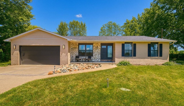 Retreat to 5 Acres of Privacy Just 1 Mile from Downtown Frankenmuth.
