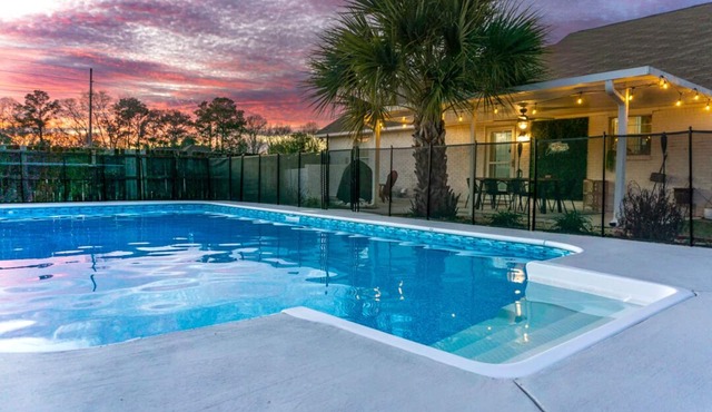Retreat to a Private Oasis w/Pool- 10 mins from Ft. Rucker