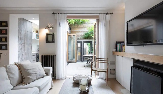 Retreat to a Stylish Flat in Chelsea
