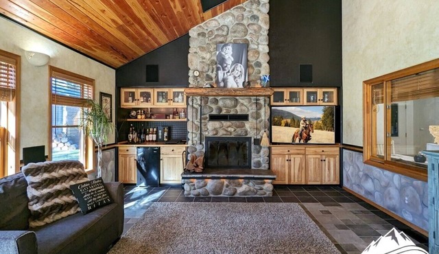 Retreat to Serenity Pines! Family Fun, Relaxation & Modern Comforts w/RV Space!