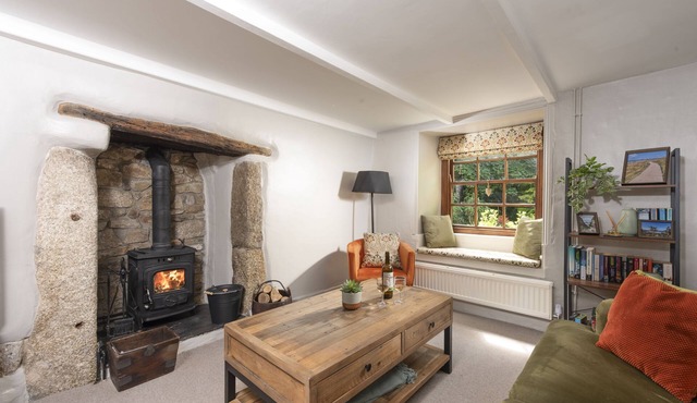 Retreat to somewhere utterly spellbinding - This charming 17th Century former farm cottage oozes pea