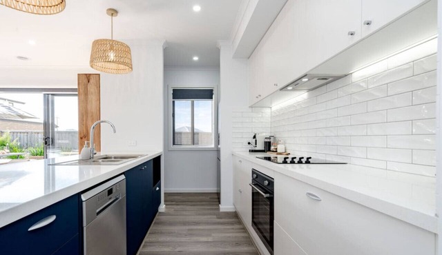 Retreat to the Coast - Sleeps 6