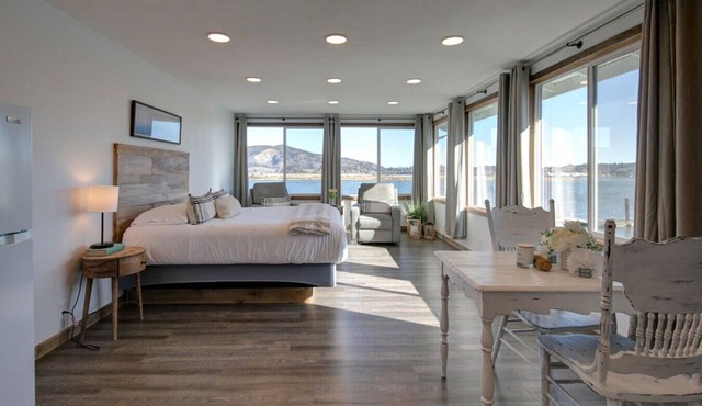 Retreat to the Oyster Bay Hideaway Suite