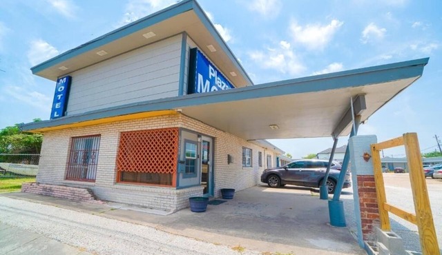 Retreat Unit Free Parking Near Mustang Island Beach And Local Sights