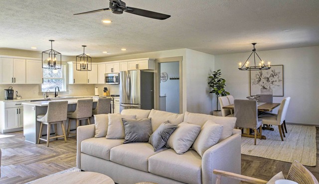 Retreat w/Deck ~ 9 Mi to Downtown Springfield