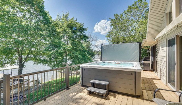 Retreat w/Dock & Views in Lake of the Ozarks