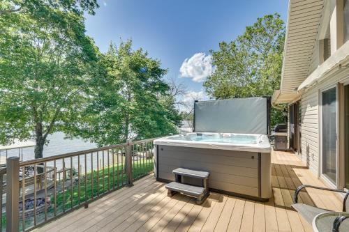 Retreat w/Dock & Views in Lake of the Ozarks