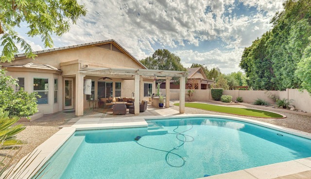 Retreat w/Outdoor Oasis! Day Trip to Dtwn Phoenix
