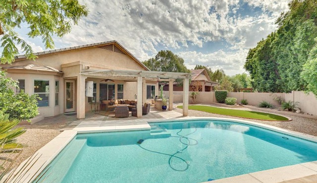 Retreat with Outdoor Oasis! Day Trip to Dtwn Phoenix