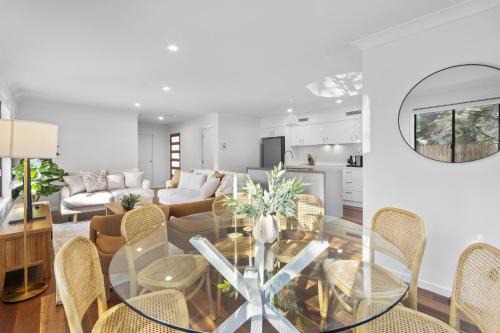 Retreat with Parking Close to Greenslopes Hospital