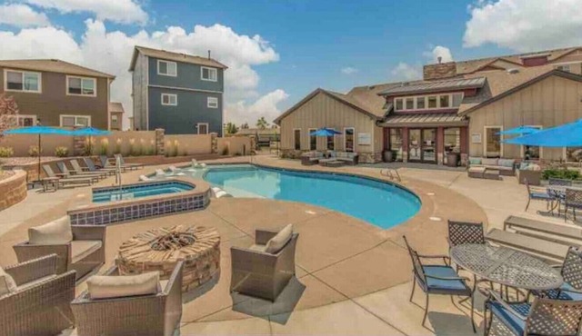 Retreat with Resort like amenities | King bed | 2 Queen beds | Fast Wi-Fi | Sleeps 7
