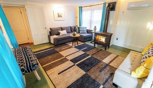 Retreat with Sauna in Historic Stone Ridge