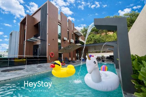 RetreatsVilla Luxury 5R4B 30Pax KTV Swimmingpool by HeyStay Management