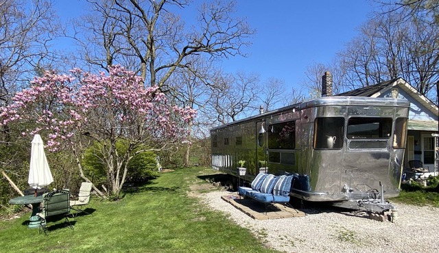 Retro 1955 Spartan mansion…