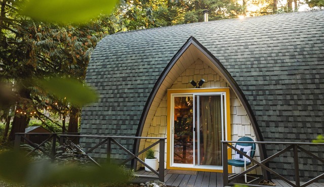 Retro A-Frame Cabin w/Wood Stove near Mt Baker