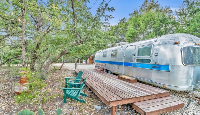 Retro Airstream | Hot Tub | Private Patio