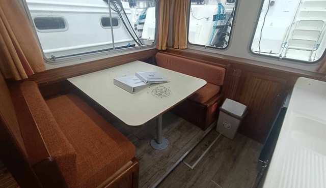 Retro barge moored in Pontailler-sur-Saône with 5 berths