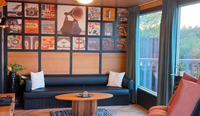 Retro Cabin on the Lake w/private Deck & kayaking