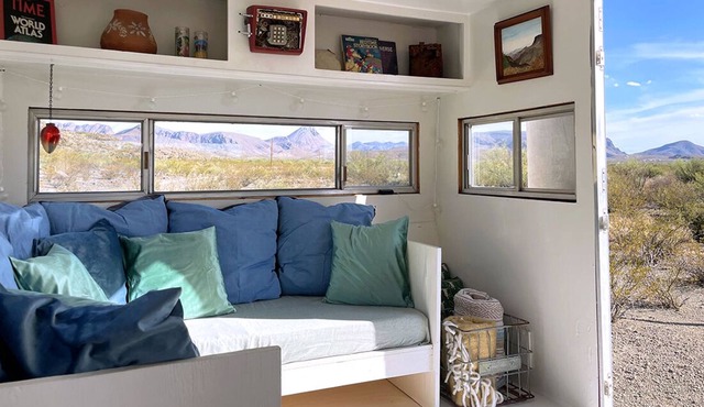 Retro Camper in Big Bend for Unforgettable Retreat